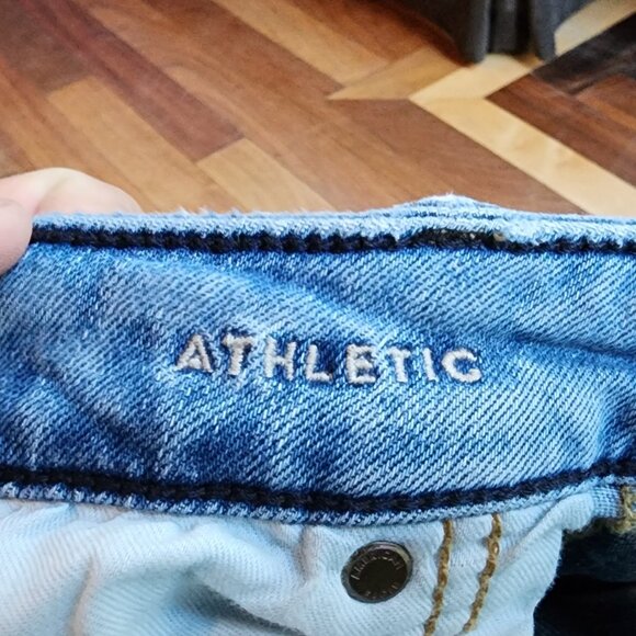 American Eagle Outfitters Light Wash "Athletic" Straight Leg Jeans Size 30x30 - Picture 8 of 16